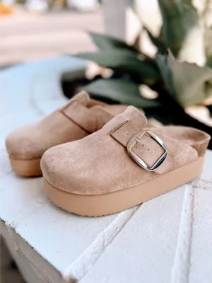 Madden Girl Cutiepie Clog in Sand