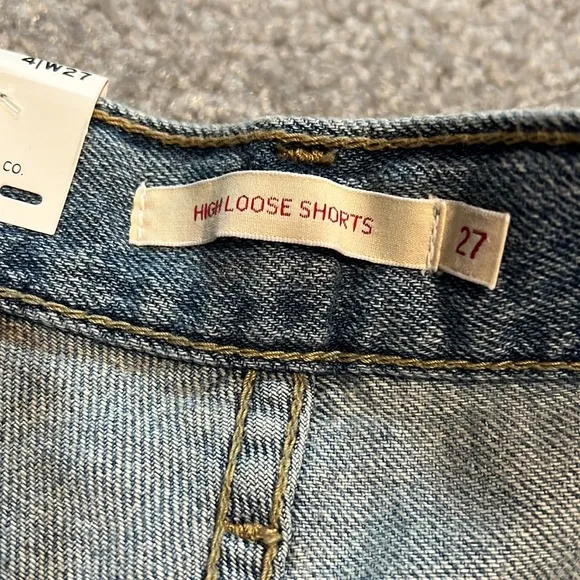 NWT Levi’s High Loose Jean Shorts