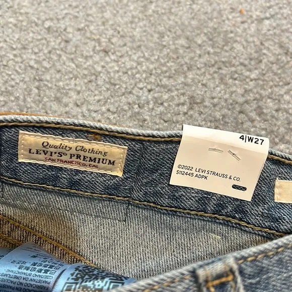NWT Levi’s High Loose Jean Shorts