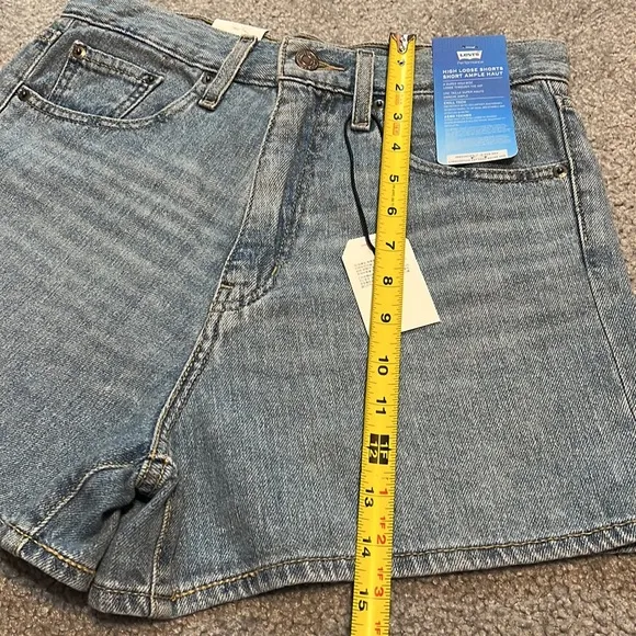 NWT Levi’s High Loose Jean Shorts