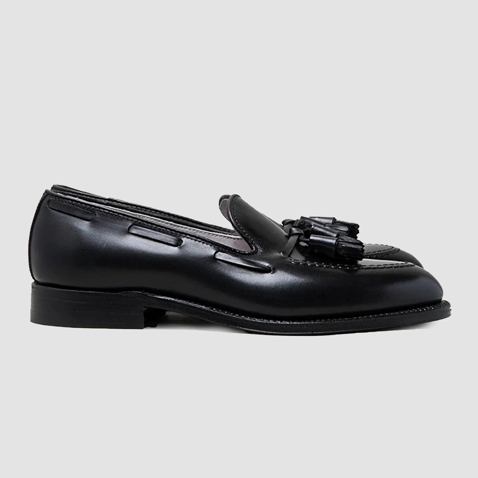 Tassel Loafer Black Calfskin 660